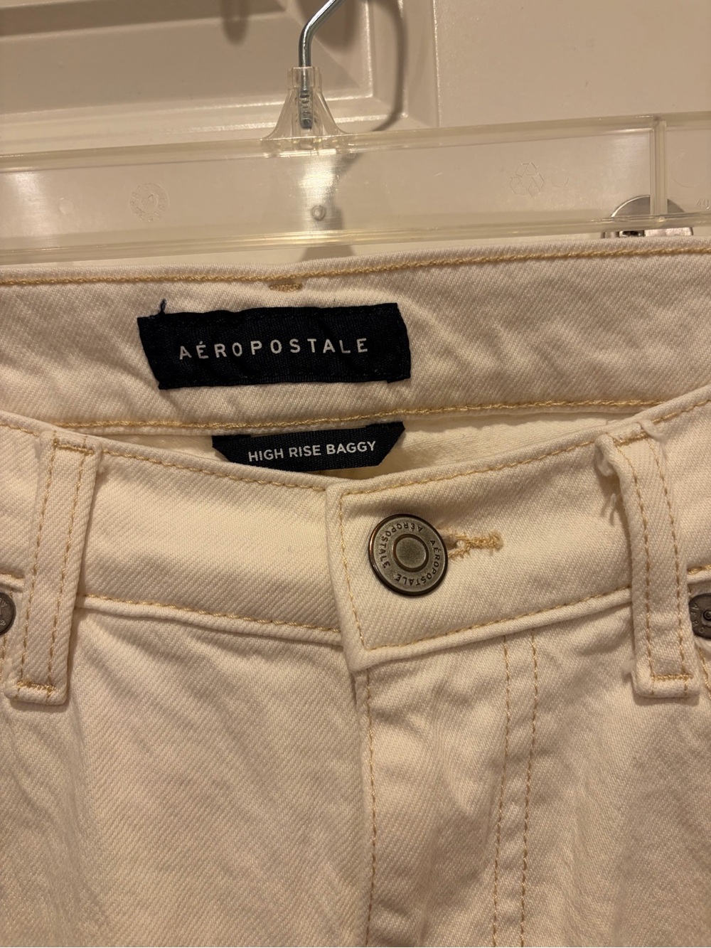 Aeropostale Women’s Cream High-Rise Baggy Jeans, size 2 short - Picture 2 of 5